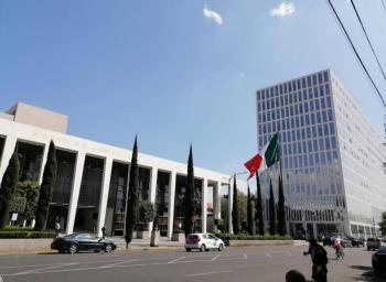 Juez federal falla a favor de Carlos Torres en juicio