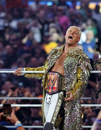 Cody Rhodes conserva el t&iacute;tulo tras imponerse a Randy Orton en WrestleMania 42