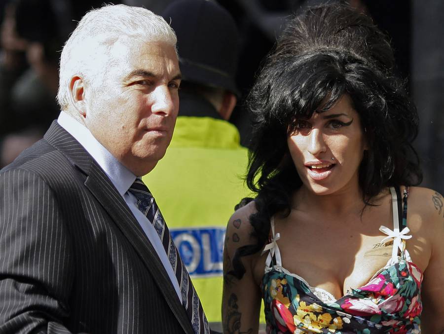 Padre de Amy Winehouse pierde juicio contra amigas de su hija tras subastar objetos de la artista