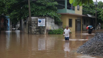 Frente fr&iacute;o 45 genera lluvias y vientos intensos en Oaxaca