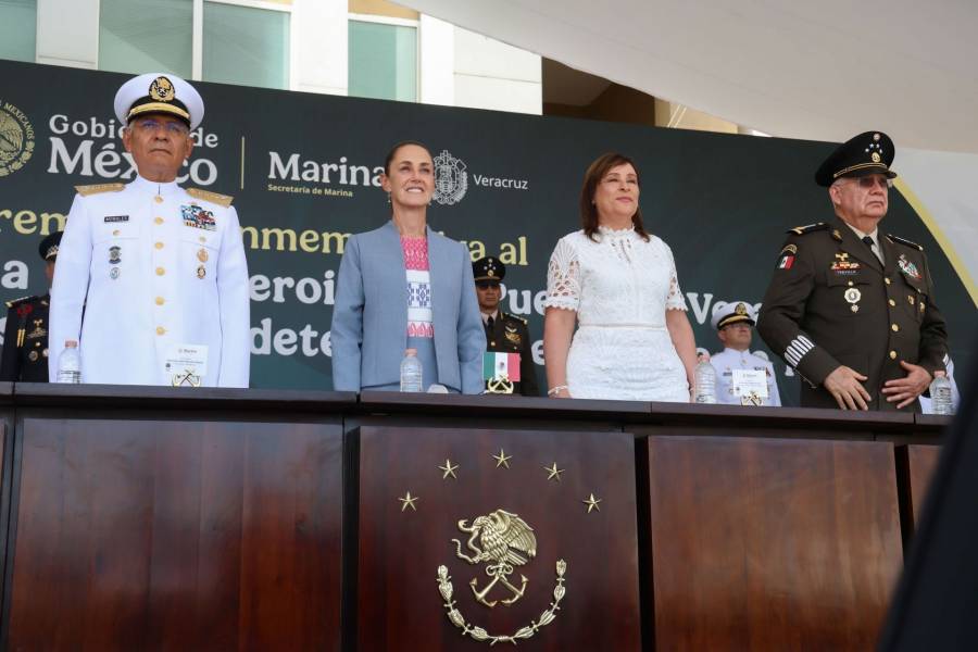 Claudia Sheinbaum encabeza aniversario de la defensa de Veracruz y llama a marinos a honrar la soberanía