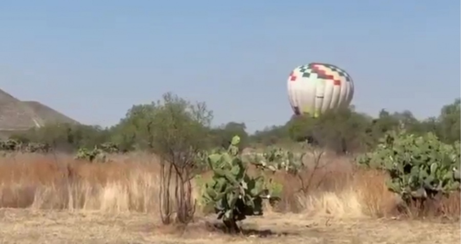 Aterrizaje de emergencia de globo aerost&aacute;tico en Teotihuac&aacute;n genera movilizaci&oacute;n sin heridos