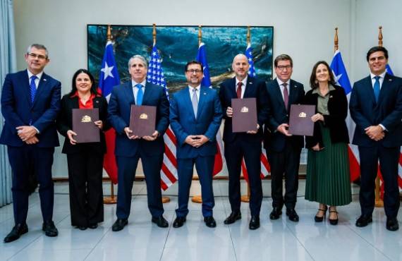 Chile y Estados Unidos firman un pacto minero con foco en tierras raras