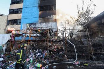 200 personas desalojadas y da&ntilde;os en almenos 100 puestos fue el saldo por el incendio en La Merced