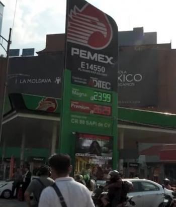 Sheinbaum acuerda con gasolineros revisar comisiones por pagos electr&oacute;nicos
