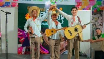 Tr&iacute;o Alma Vallense cautiva en la Feria Nacional de la Enchilada 2026 con son huasteco