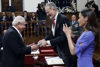 Gonzalo Celorio recibe el Premio Cervantes y honra sus ra&iacute;ces en emotivo discurso