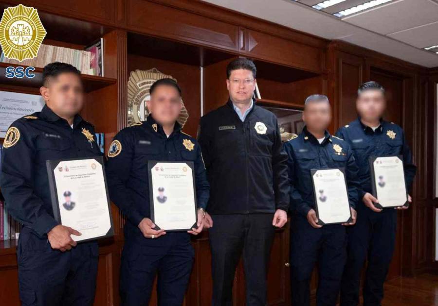Reconocen con ascensos a policías que frustraron robo en Miguel Hidalgo