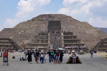 Crisis tur&iacute;stica en Teotihuac&aacute;n tras tiroteo que dej&oacute; dos muertos y m&uacute;ltiples heridos
