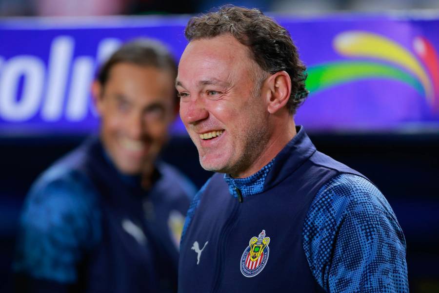 Chivas pierde el liderato y Milito reconoce frustraci&oacute;n por no cerrar en la cima