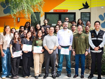 Secretar&iacute;a de Medio Ambiente reconoce a m&eacute;dicos veterinarios del CEAA en su d&iacute;a
