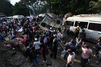 Sube a 19 el n&uacute;mero de muertos por atentado con bomba en carretera en Colombia
