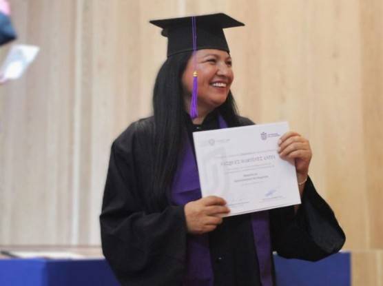Universidad de las Mujeres suma cerca de mil egresadas