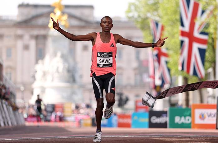 Hist&oacute;rico, dos corredores rompen barrera de dos horas en Marat&oacute;n de Londres