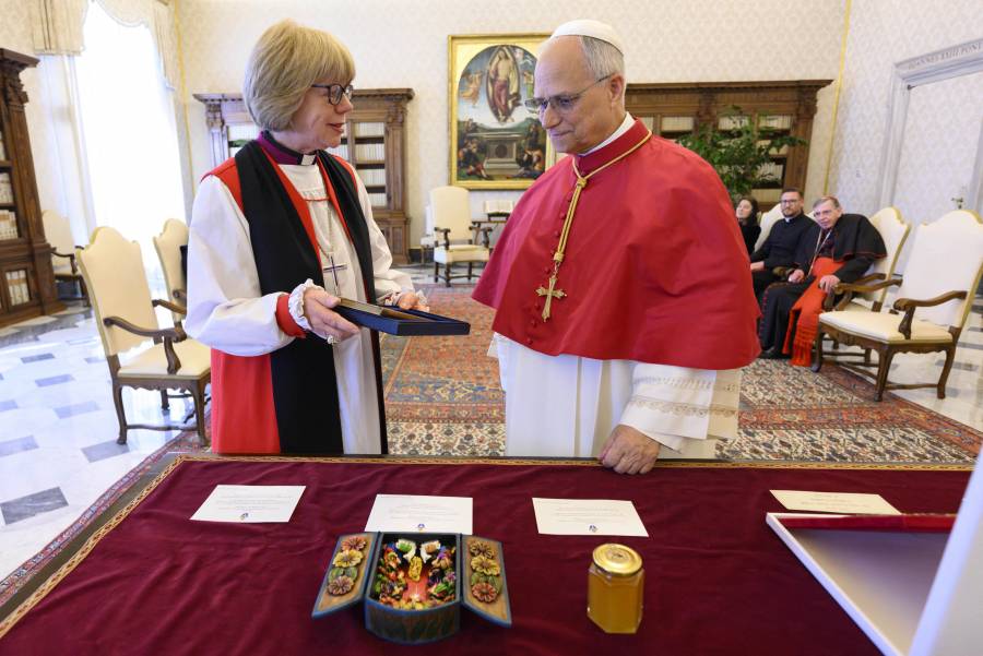 Le&oacute;n XIV y arzobispa de Canterbury sellan encuentro clave para la unidad religiosa