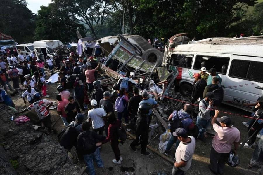 Atentado guerrillero con bomba en Colombia deja 20 muertos
