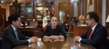 Sheinbaum se re&uacute;ne con Esteban Moctezuma tras relevo en embajada de EU; seguir&aacute; en su gobierno