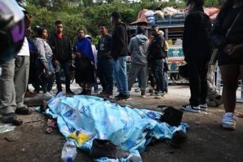 Sube a 19 muertos por atentado en carretera de Colombia