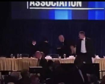 Reitera presidenta de M&eacute;xico su condena por violencia en cena de Trump con corresponsales