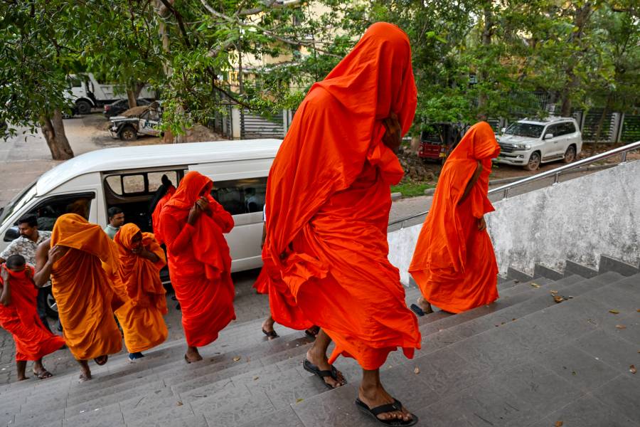 Capturan a 22 monjes en Sri Lanka tras decomiso de m&aacute;s de 100 kilos de droga en aeropuerto
