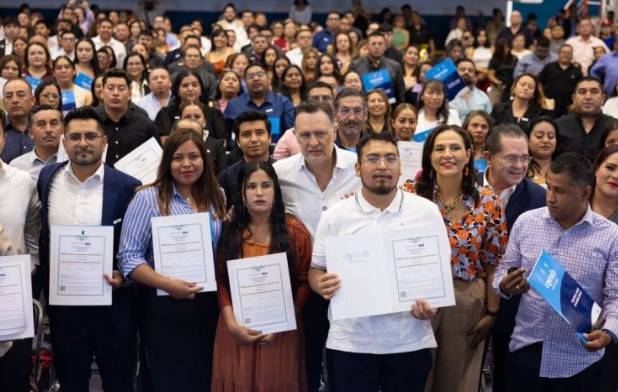 Kuri encabeza graduaci&oacute;n de 2,342 estudiantes de bachillerato para adultos
