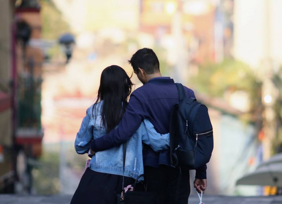 J&oacute;venes en M&eacute;xico retrasan independencia y formaci&oacute;n de familias: Inegi