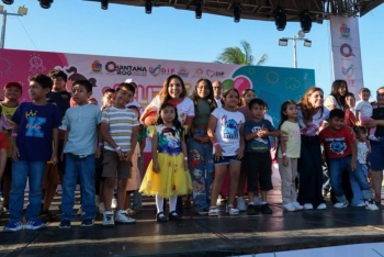 Mara Lezama y Ver&oacute;nica Lezama celebran a m&aacute;s de 5 mil ni&ntilde;os en festival por el D&iacute;a de la Ni&ntilde;a y el Ni&ntilde;o en Chetumal