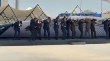 Ventarr&oacute;n interrumpe ceremonia militar en Edomex; no hubo lesionados