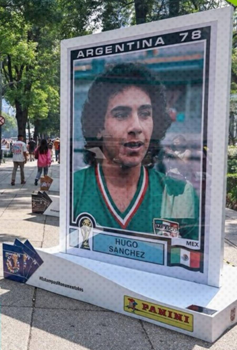 Leyendas del futbol cobran vida en exposici&oacute;n monumental sobre Reforma rumbo al Mundial 2026