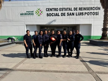 Gobierno de San Luis Potos&iacute; reconoce 28 a&ntilde;os de servicio de Ver&oacute;nica Vega Rocha en el sistema penitenciario