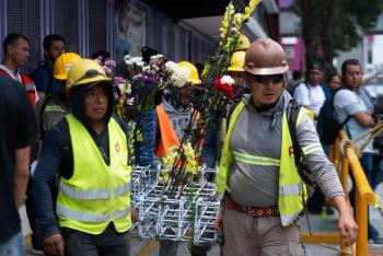 Celebra Gobierno Capitalino a personas trabajadoras de la construcci&oacute;n por el d&iacute;a de la Santa Cruz