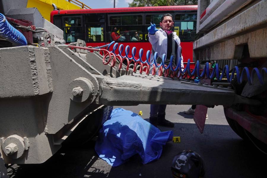 Motociclista pierde la vida tras ser arrollado por cami&oacute;n de carga en Insurgentes Norte