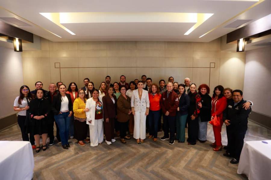 En reuni&oacute;n Marina del Pilar refuerza unidad con alcaldes y legisladores para consolidar agenda en Baja California