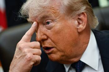 Arrestan a trabajador federal en EU por enviar amenaza de muerte contra Donald Trump
