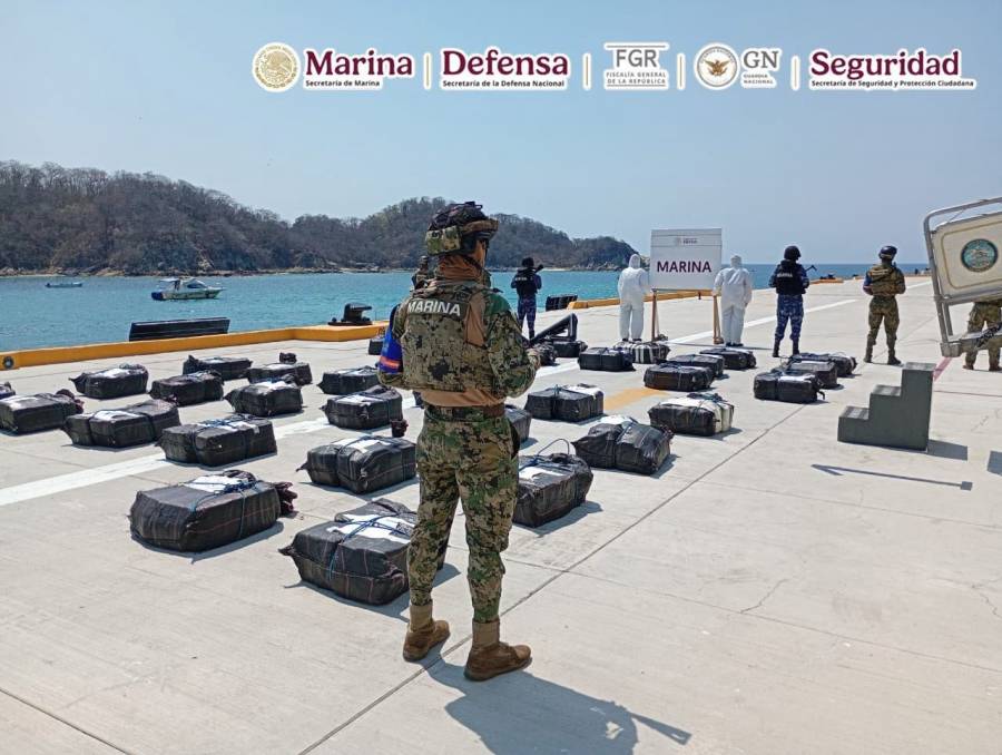 Semar asegura 63 bultos de presunta droga en operativos marítimos