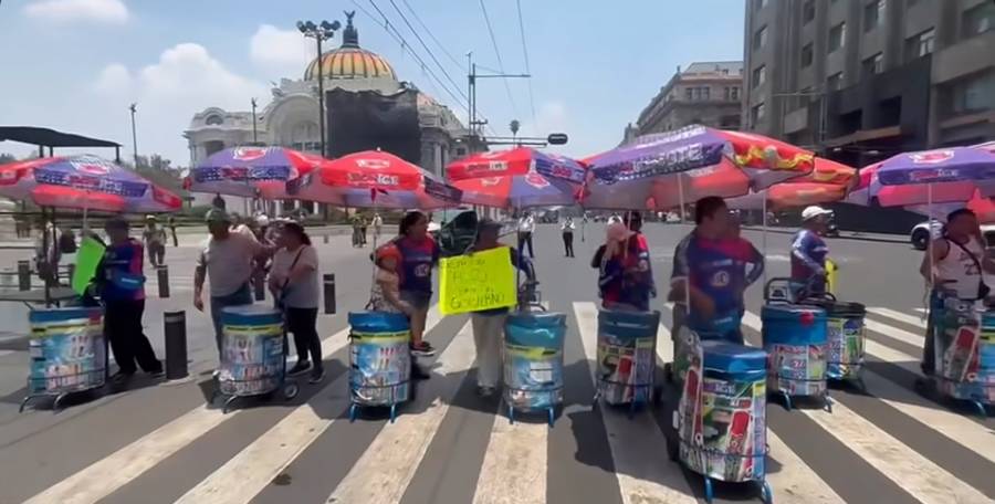 Cierre de circulaci&oacute;n en Eje Central por manifestaci&oacute;n de vendedores de Bonice