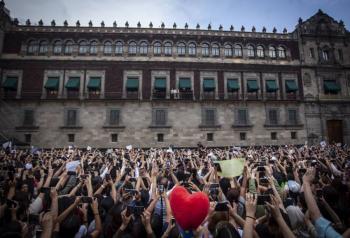 Fans de BTS piden que Palacio Nacional no sea usado con fines pol&iacute;ticos