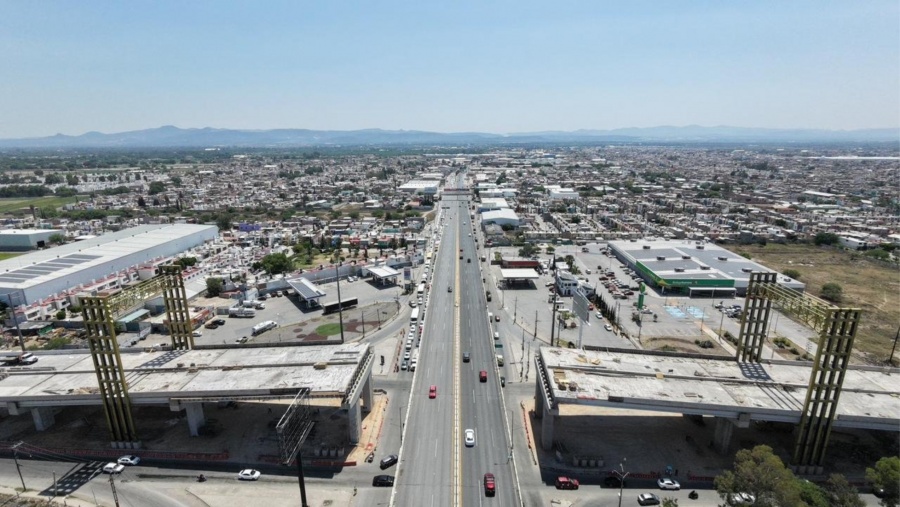 Cierres viales en SLP por montaje de trabes en puente elevado este fin de semana