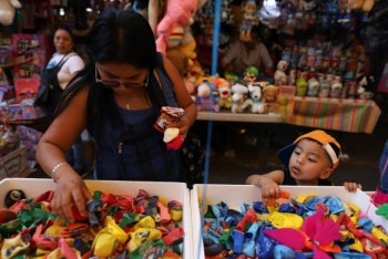 Gobierno de NL invita a mam&aacute;s al festejo 'Amar a Mam&aacute;' con autos y shows