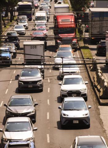 Aplican restricciones vehiculares este viernes por programa Hoy No Circula en CDMX y Edomex