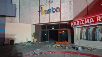 Confirman seis v&iacute;ctimas tras incendio en Plaza Fiesta Las Palmas de Los Mochis