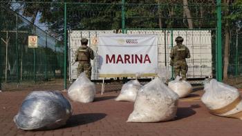 Semar asegura metanfetamina oculta en contenedor del puerto de Manzanillo