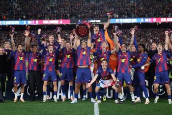 Barcelona se proclama campe&oacute;n de la Liga espa&ntilde;ola al ganar 2-0 al Real Madrid