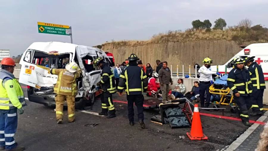 Choque en la autopista Toluca-Naucalpan moviliza cuerpos de emergencia en Huixquilucan