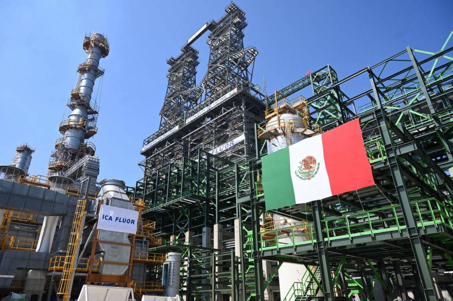Incendio en refiner&iacute;a de Salina Cruz deja seis personas lesionadas