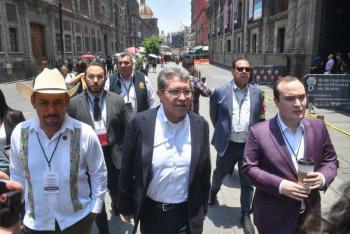 Monreal impulsa reforma para proteger datos personales en servicios financieros