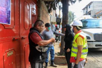 Gabriela Jim&eacute;nez brinda apoyo a familias afectadas por desbordamiento del R&iacute;o de los Remedios en Azcapotzalco