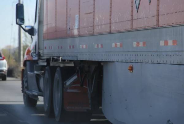 Producci&oacute;n y exportaci&oacute;n de veh&iacute;culos pesados repuntan en abril, pero caen en el acumulado