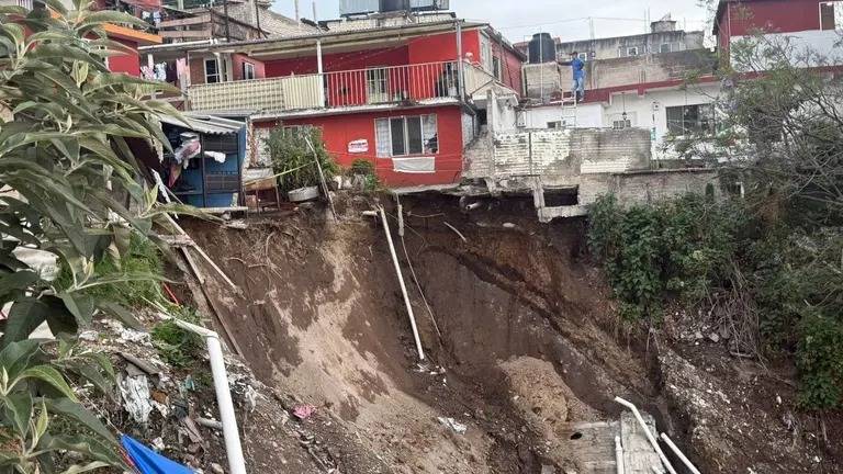 Colapso de vivienda en Cuajimalpa por deslave en Lomas de Chamizal