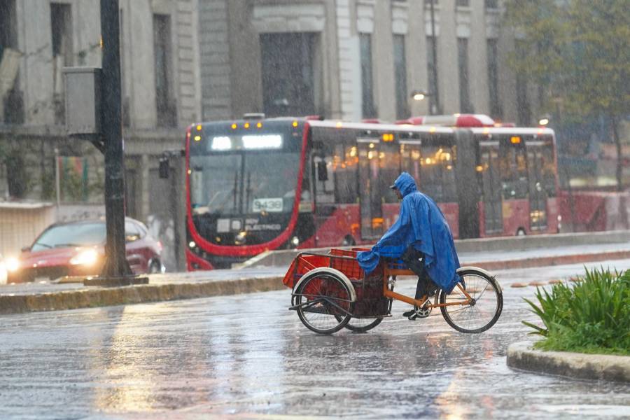 Lluvias provocan afectaciones en Cuauht&eacute;moc; despliegan operativo de emergencia en colonias